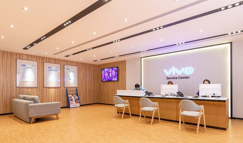 vivo旗下首款折疊螢幕手機下月發布，內部代號「蝴蝶」，圖為vivo客戶服務中心。vivo官網