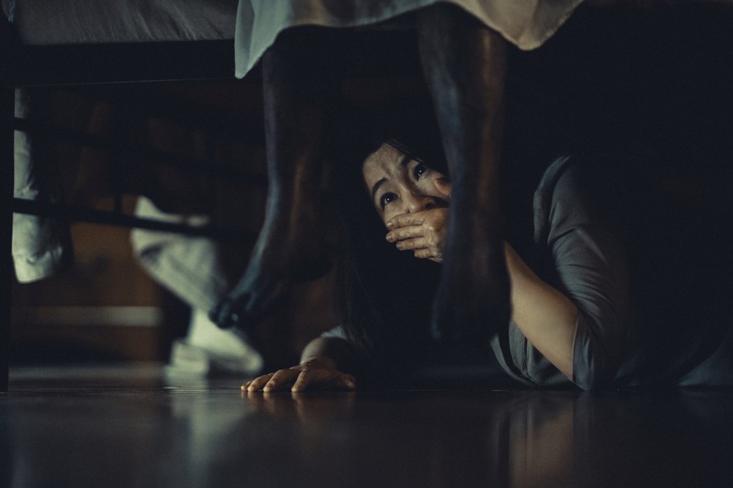 Selina在床底撞鬼的戲是真心感到害怕。圖／皮諾丘電影提供