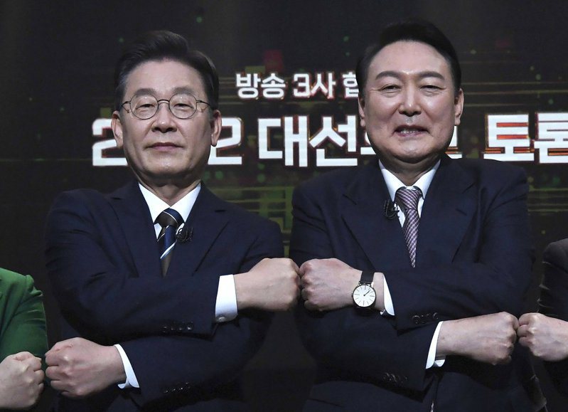 南韩总统大选声势最强的两位候选人，分别为自诩「百折不挠」的李在明（左）、以及有「铁面公正」形象的尹钖悦。图／美联社(photo:UDN)