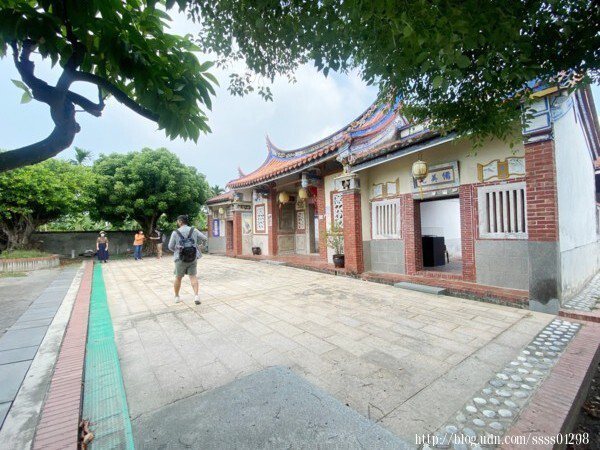 座北朝南四合院客家建築「楊氏宗祠」為三級古蹟，雖經修復整建仍與原貌相同。