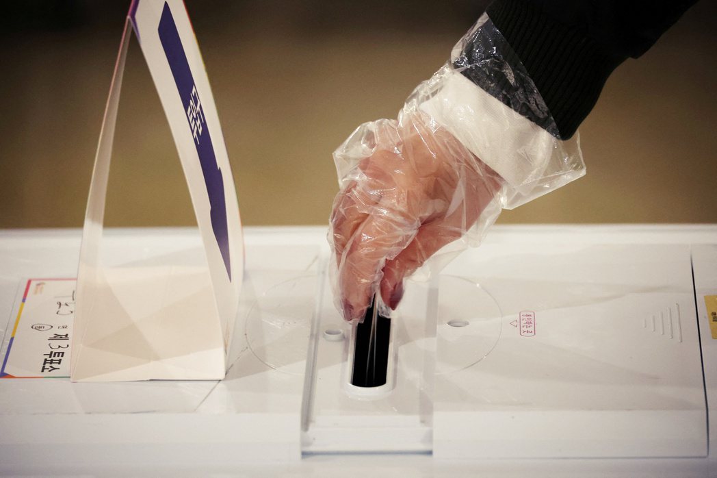 2022年南韓總統大選，保守派國民力量候選人尹錫悅，以48.6%的得票率驚險勝出...