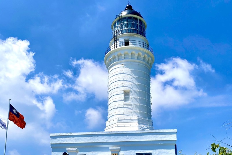日前升格國定古蹟的基隆彭佳嶼燈塔，標誌日本治台時重新連結的日台航運史。圖／基隆文化局提供