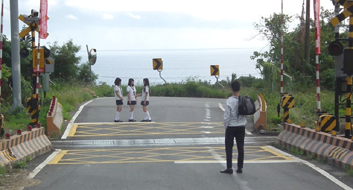 台東也有相似日本知名動漫「灌籃高手」的場景，相似度幾近百分百的太麻里平交道，被稱...
