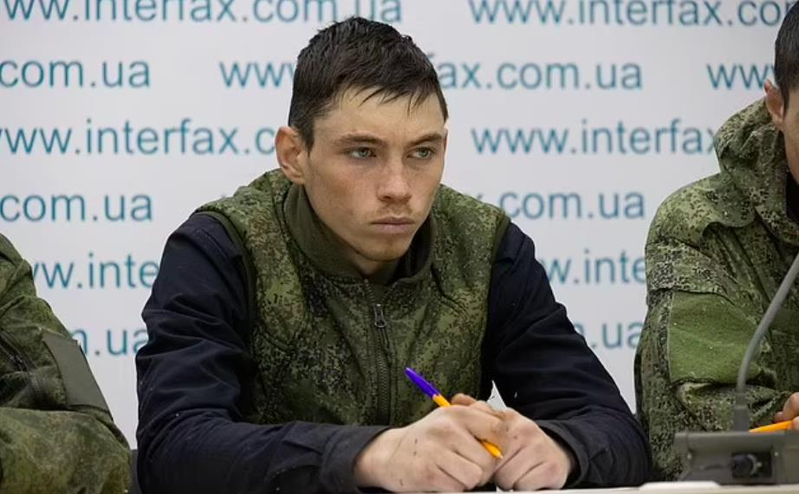 一名被乌军俘虏的俄罗斯士兵说，如果他们被交换战俘、回到俄国，将会被行刑队枪决。截自每日邮报(photo:UDN)