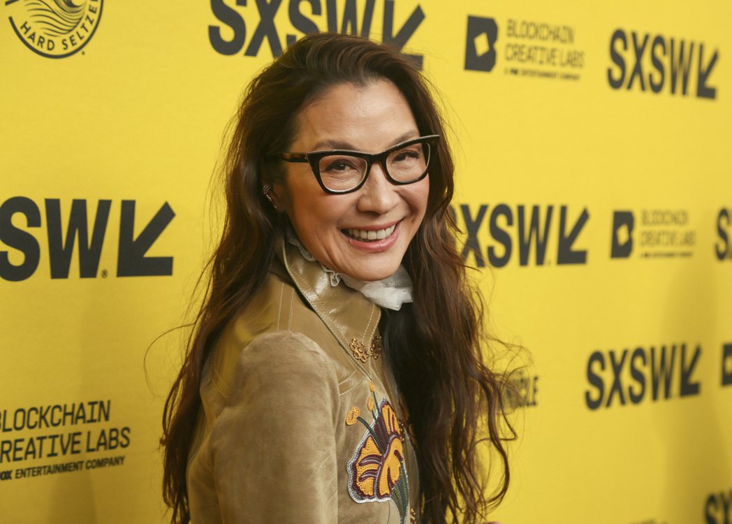 楊紫瓊出席「媽的多重宇宙」在美國西南偏南影展首映會。（美聯社）