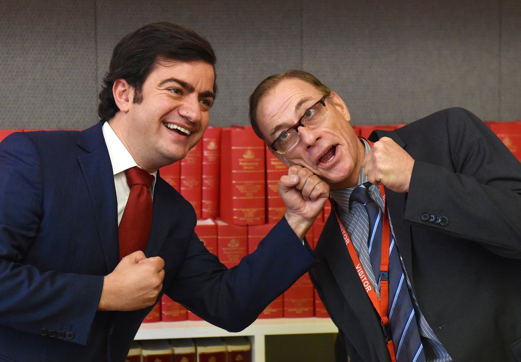 圖左為澳洲前工黨參議員Sam Dastyari；右為比利時演員Jean-Claude Van Damme。 圖／路透社