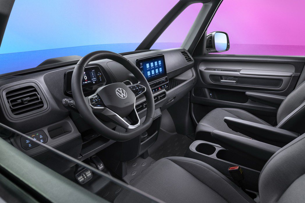 全新Volkswagen ID. Buzz Cargo的內裝鋪陳較為樸實。 摘自...