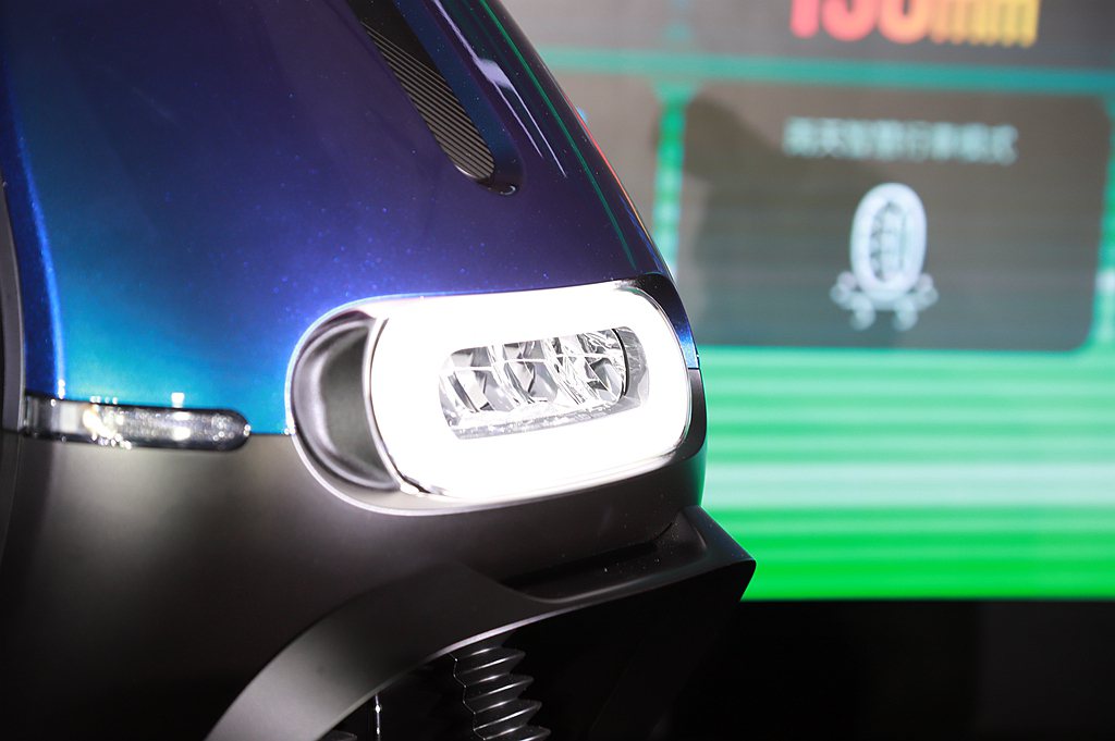 Gogoro SuperSport首次搭載汽車等級的Class D LED頭燈，...