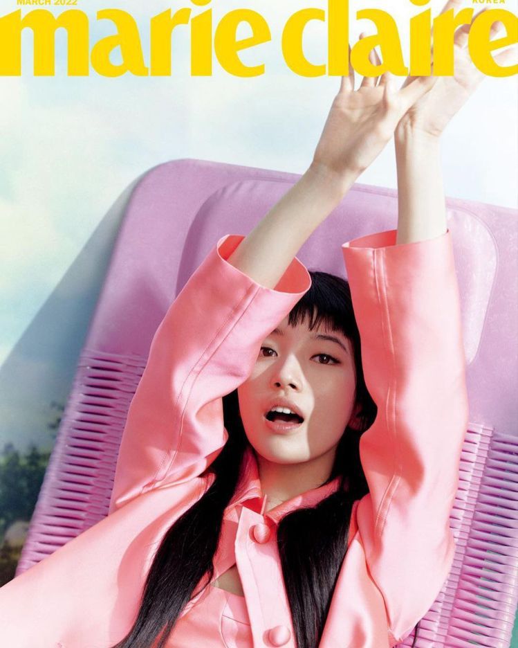 近期發行單曲的秀智，身穿Dior 2022春夏系列登上韓版《Marie Clai...