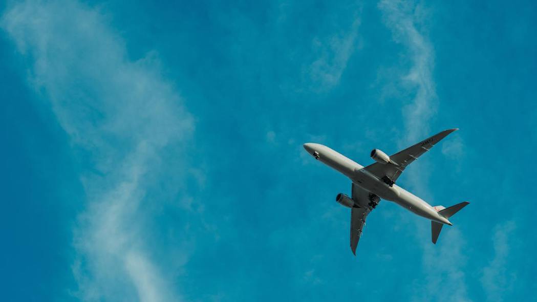 聯合航空98%的溫室氣體來自使用燃料，而使用永續航空燃料至關重要，可減少二氧化碳...