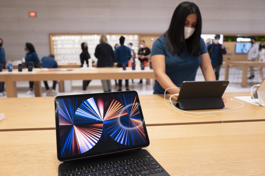 AppleInsider網站報導，天風國際證券分析師郭明錤表示，蘋果今年預料不會發表搭載mini LED顯示器的11吋iPad Pro。美聯社