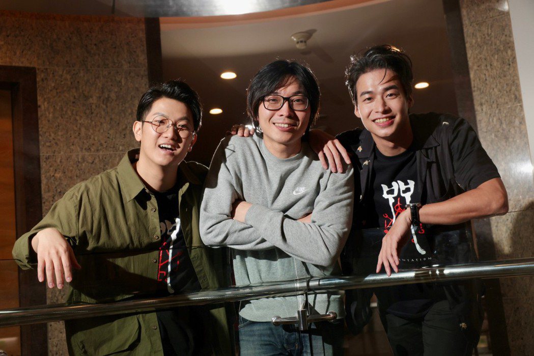 溫慶禹(左起)、柯孟融與林敬倫合作恐怖片「咒」。記者李政龍／攝影