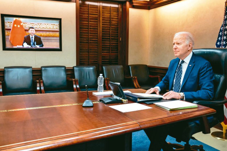 美国总统拜登（右）十八日与中国大陆国家主席习近平透过视讯沟通俄乌冲突等议题。（法新社）(photo:UDN)