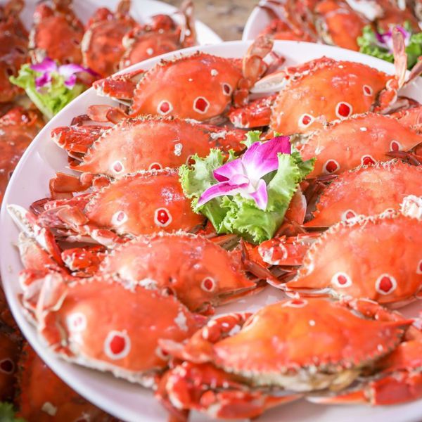 萬里蟹指的是在台灣海域捕撈的花蟹、三點蟹、石蟳，而且一定要是野生的才能冠上萬里蟹...