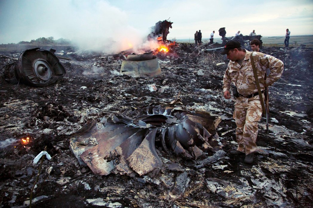 圖為MH17當時的墜機現場。 圖／美聯社