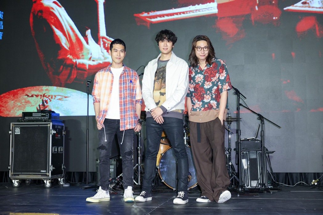 宇宙人今發片記者會上同步宣布將於台北、高雄流行音樂中心開唱。記者沈昱嘉／攝影