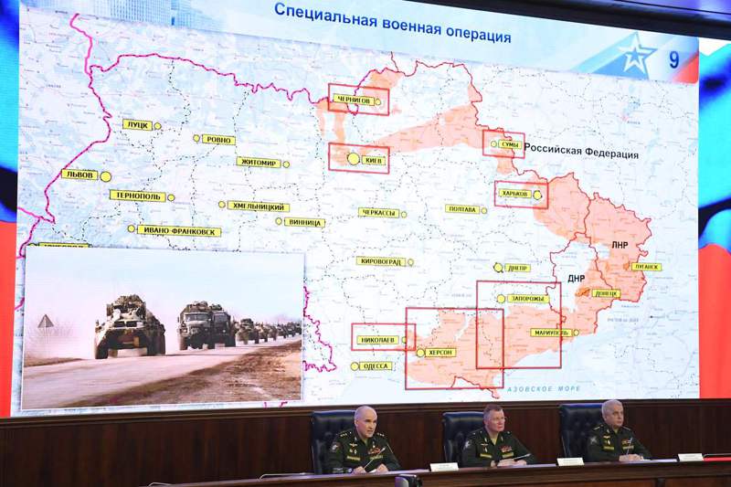 俄羅斯第一副總參謀長魯茨科伊（左）25日指出，俄軍「第一階段行動」目標已「大致完成」，烏克蘭的作戰能力「大為降低」，現在重點是確保烏東頓巴斯地區的安全。法新社