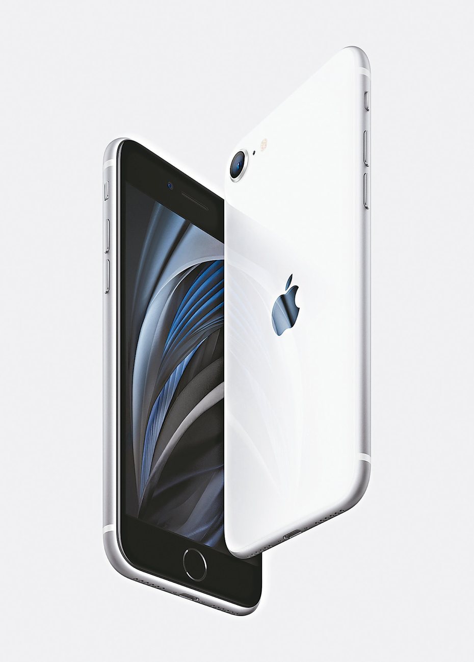 蘋果新平價iPhone SE 3需求恐不如預期，產業分析師郭明錤今天預估，今年出貨量將下修至1500萬支至2000萬支。（美聯社）