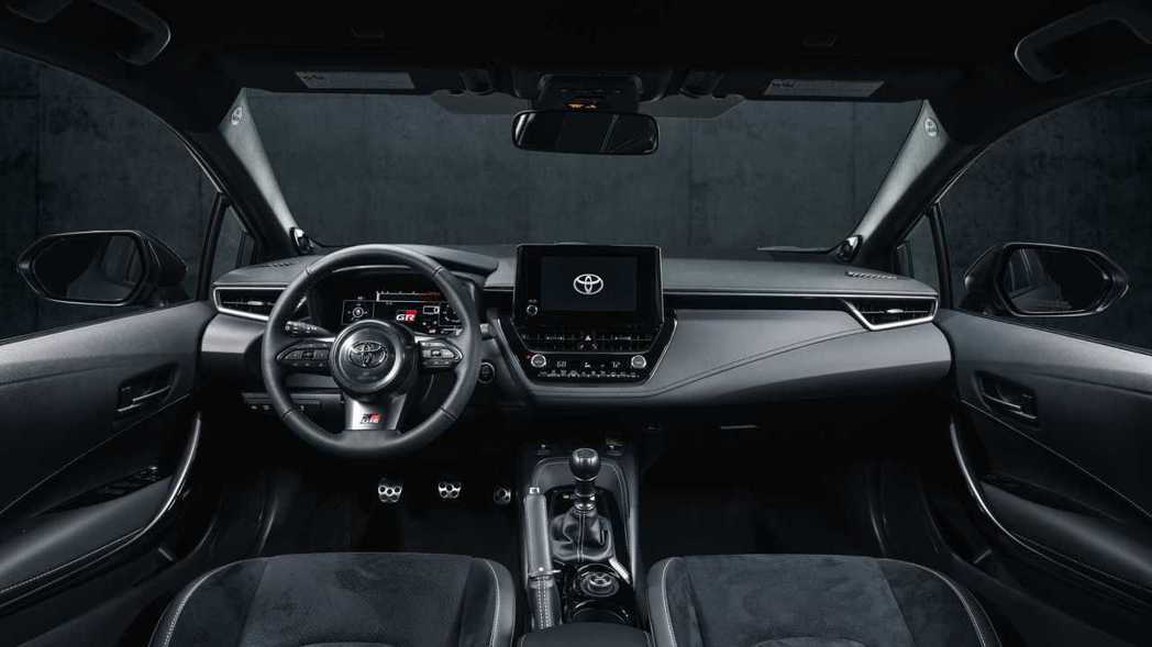 GR Corolla上使用12.3吋數位儀表板與8吋中控螢幕。 圖／摘自Toyo...