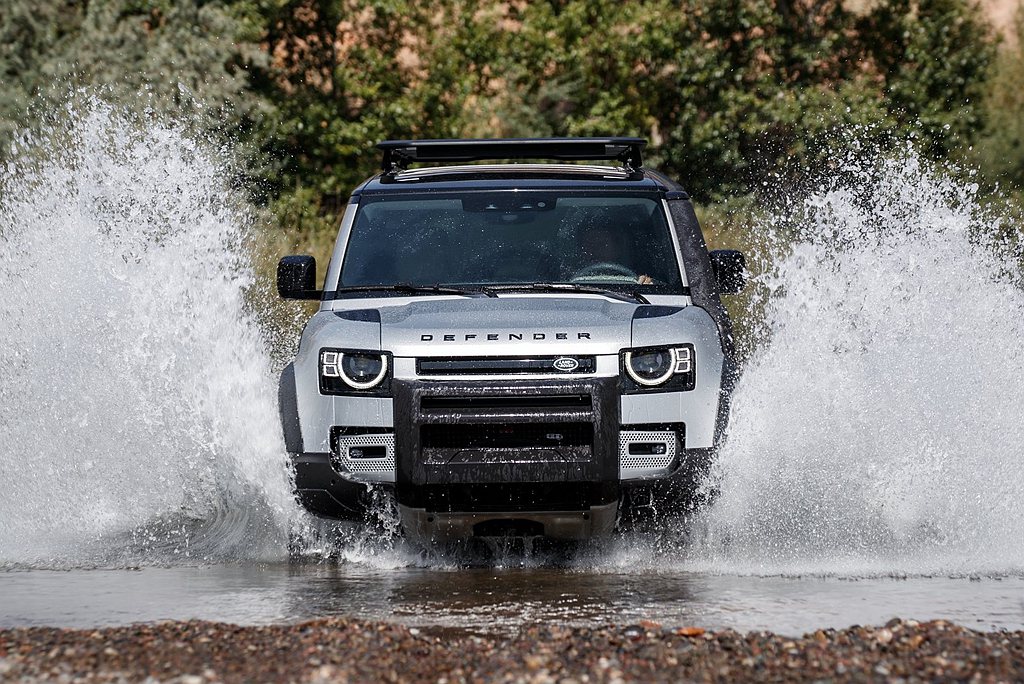 Land Rover Defender全車系於3月份創下243台掛牌的新高紀錄。 圖／Jaguar Land Rover提供