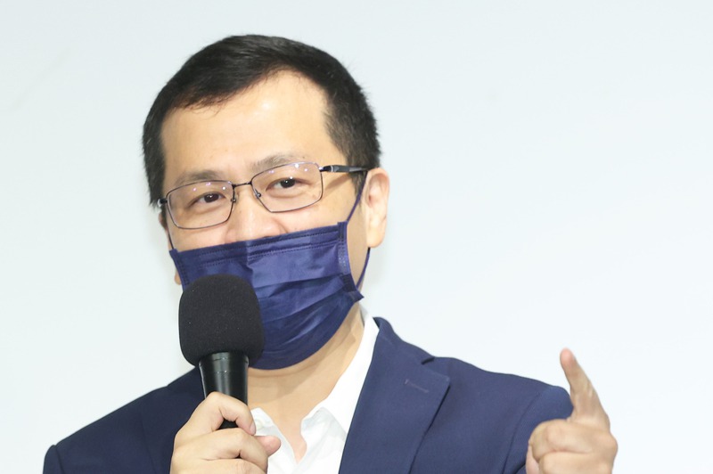 台北市議員羅智強今天自行宣布參選桃園市長，他強調尊重國民黨機制，全力為國民黨打贏這場選戰。記者潘俊宏／攝影