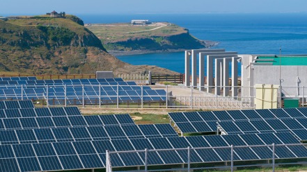 台電澎湖七美太陽能案場是大同興建完成，也是全台第一個通過台電驗收太陽能與微電網案場。大同提供
