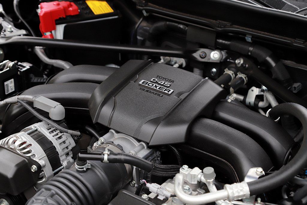 第二代Subaru BRZ動力換裝FA24D、2.4L水平對臥四缸、D-4S燃油...