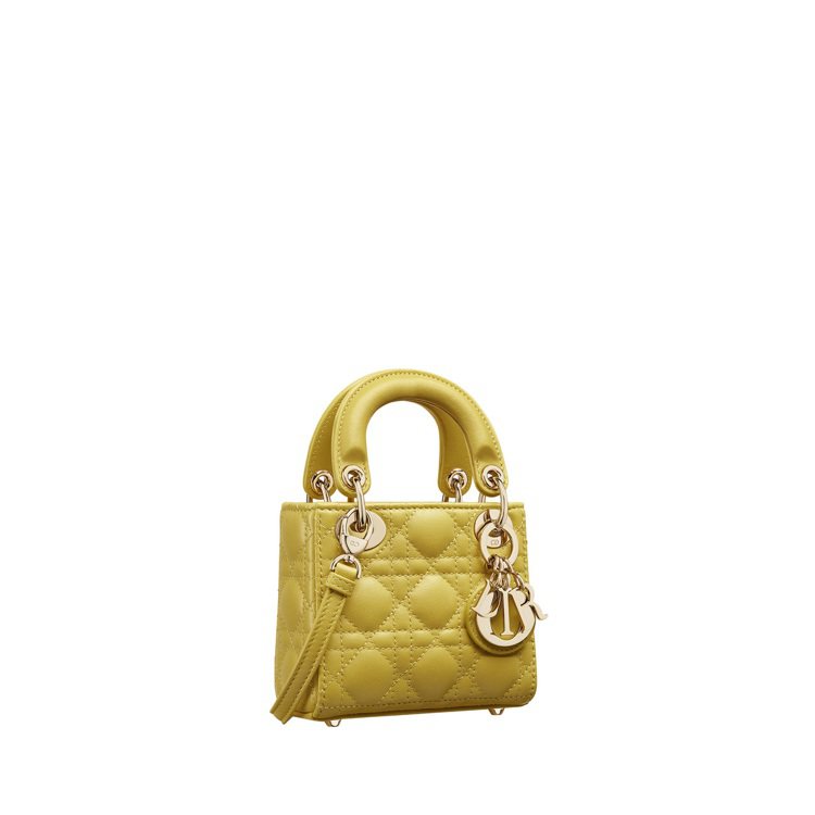Lady Dior micro芥末黃籐格紋小羊皮提包，11萬元。圖／Dior提供