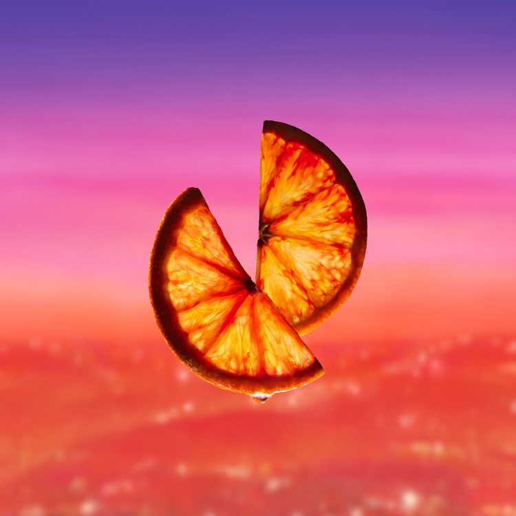City of Stars香水最鮮明的主調是血橙、檸檬、紅橘、佛手柑、青檸的柑橘...