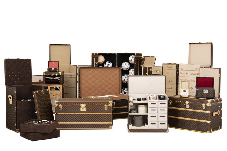 來自顯赫日本私人珍藏之路易威登行李箱珍藏將將於佳士得香港春季及秋季現場拍賣亮相，13項精緻拍品總估價超過300萬港元。圖／佳士得提供
