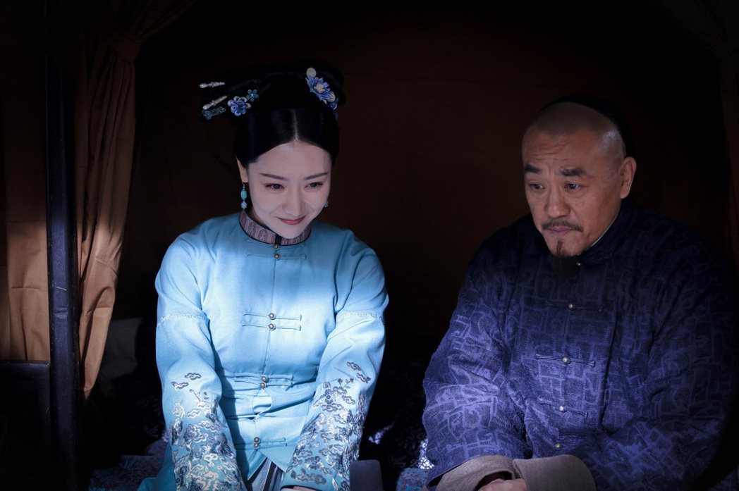 何冰（右）、白冰在「劉墉追案」中首度合作飾演夫妻。圖／緯來育樂台提供