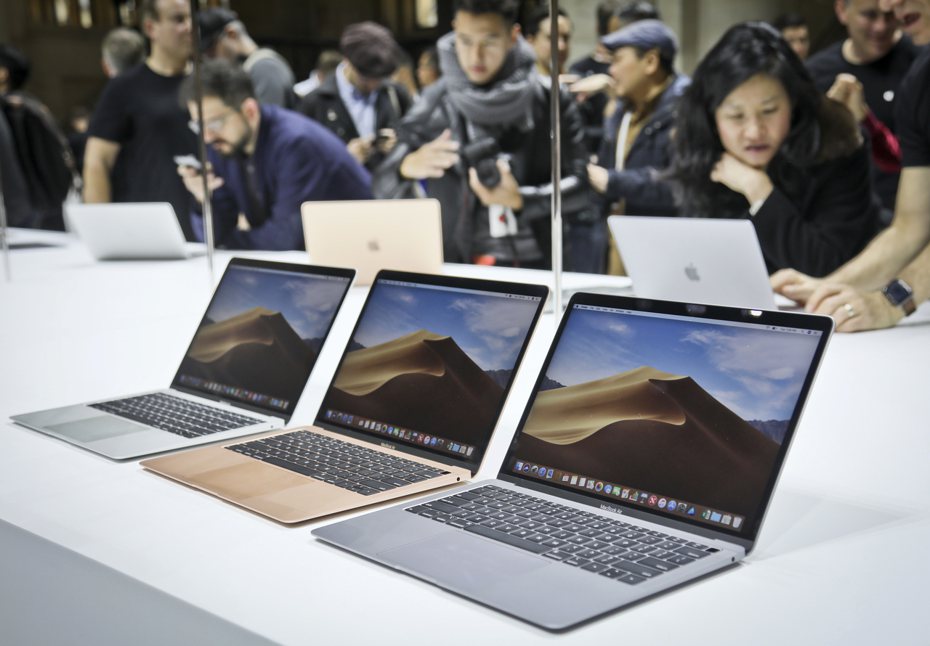 專家推測，蘋果可能在6月的WWDC發表MacBookAir升級版筆電。美聯社