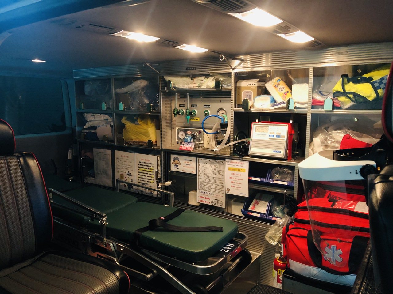 合格救護車皆符合「救護車裝備標準及管理辦法」規範，車內常用設備大公開。圖／魏搴提供