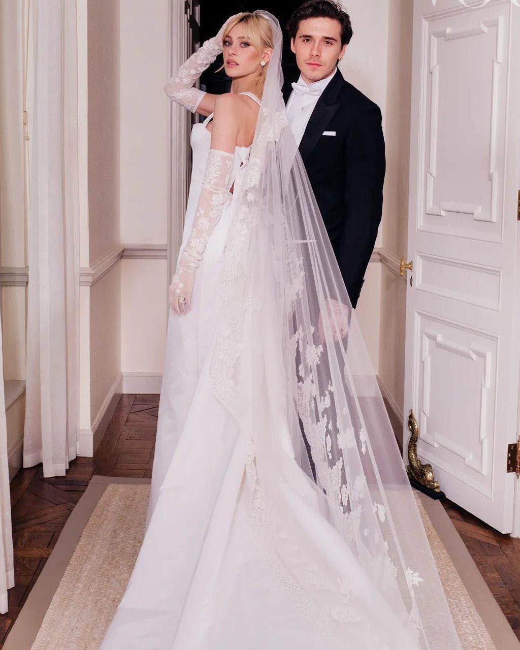 布魯克林貝克漢與妮可拉佩茲的婚紗照，令人感到賞心悅目。圖／摘自IG