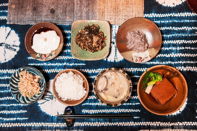 傳統沖繩人飲食示意 圖／ingimage