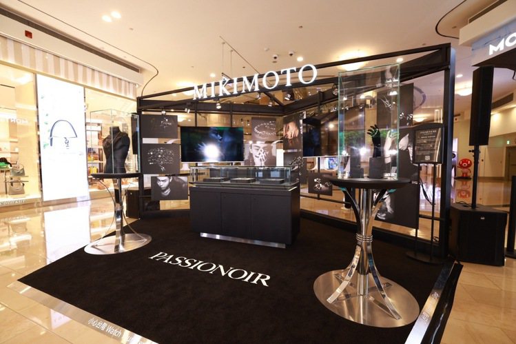 MIKIMOTO自即日起至24日（日）於台北101購物中心松智路入口處打造了PA...