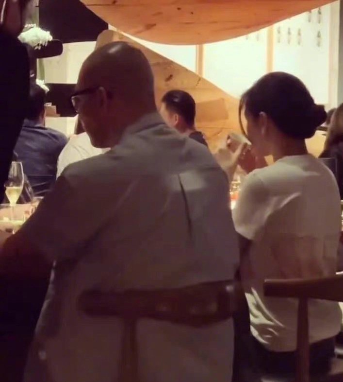 大S與具俊曄在餐廳用餐被網友拍到。 圖／擷自微博