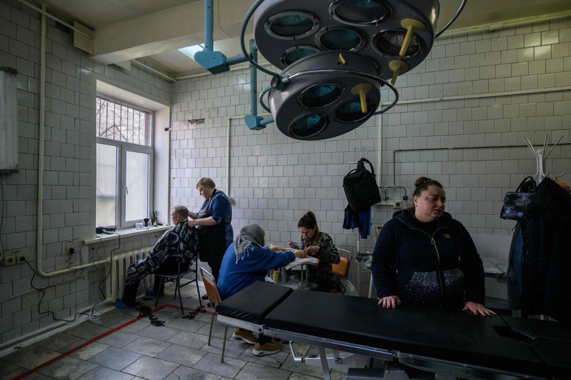 乌克兰中部城市第聂伯罗（Dnipro）一座妇幼医院仓促改成的难民收容中心。法新社(photo:UDN)