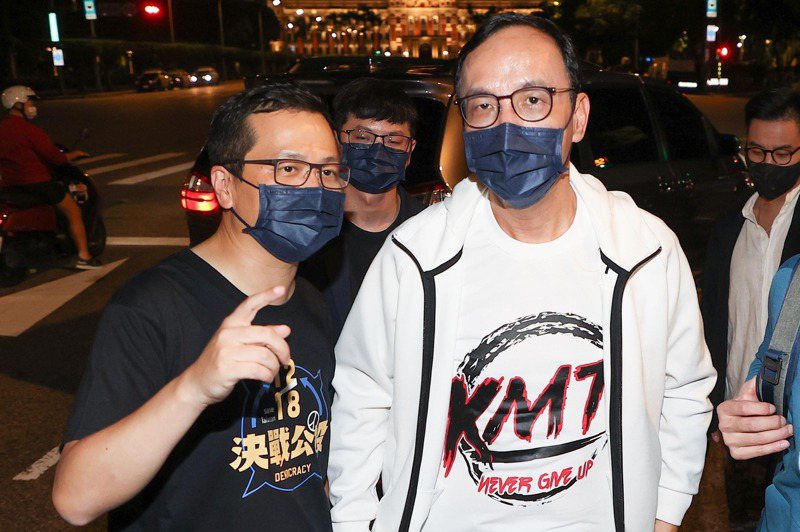自行宣布參選桃園市長的台北市議員羅智強（左）槓上黨主席朱立倫（右），兩人電話溝通失敗。圖／聯合報系資料照片