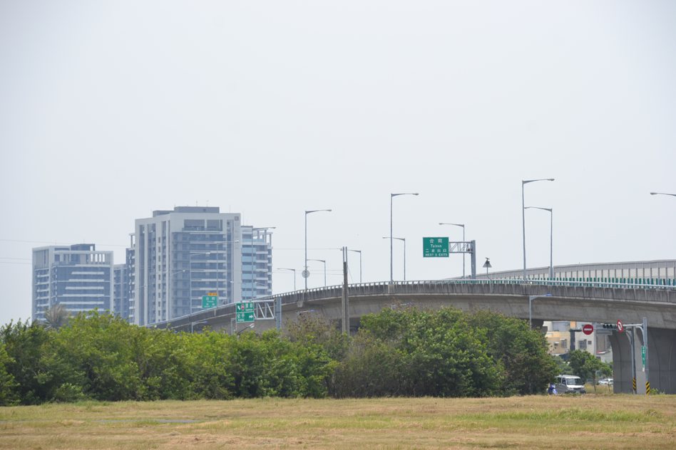 台86線穿越台南市南區喜樹、灣裡，帶動兩旁發展，房地產揚起。記者鄭惠仁／攝影