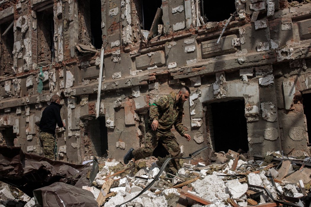 4月16日，遭俄軍空襲的烏克蘭第二大城哈爾科夫。 圖／路透社