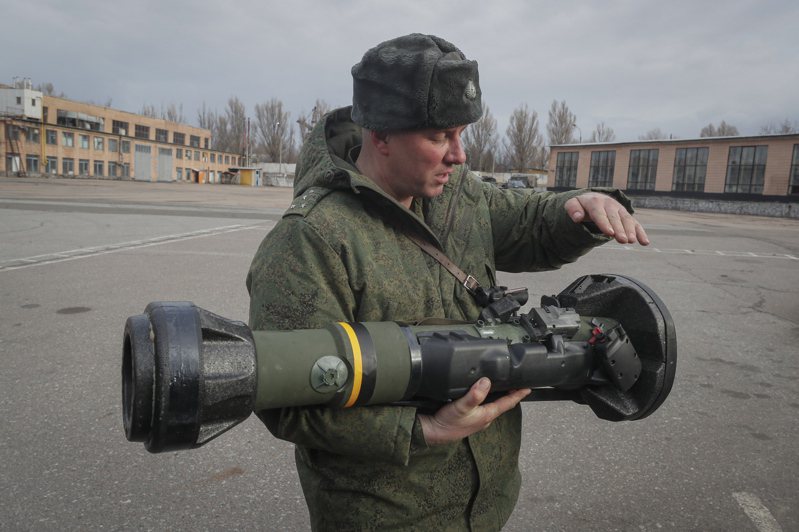 消息人士告訴CNN，美國幾乎沒有辦法追蹤越過邊界向烏克蘭運送的大量反坦克、防空和其他武器的狀況，很大程度上是由於美國在烏克蘭缺乏地面人員。圖／歐新社資料照