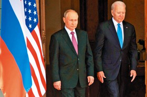 華府的決策必須建立在美國利益的基礎上面，而不是烏克蘭的利益。圖為美國總統拜登（右）與俄羅斯總統普亭去年6月在日內瓦舉行峰會時的資料照。路透