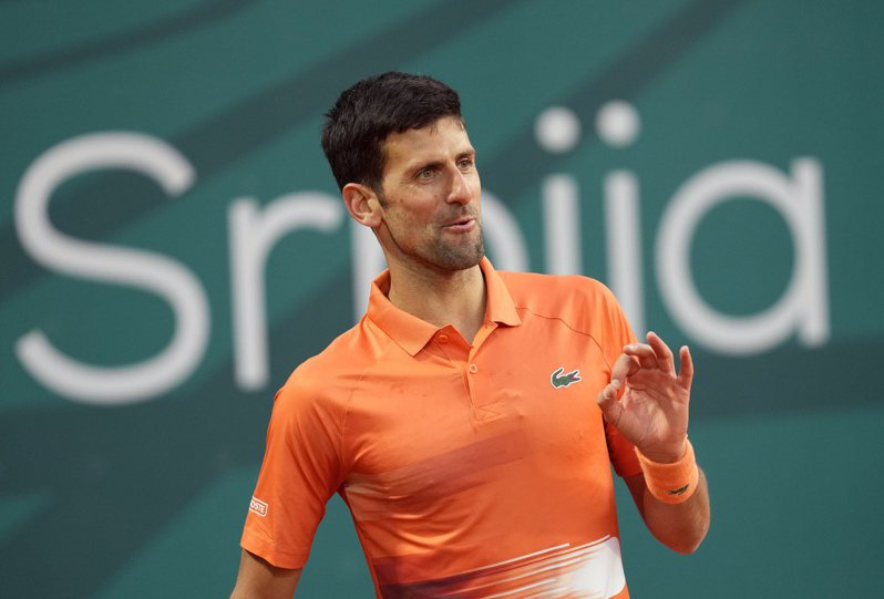 「世界球王」約克維奇（Novak Djokovic）以「瘋狂」形容溫布頓決定禁止俄國球員參賽，表達反對立場。。 美聯社
