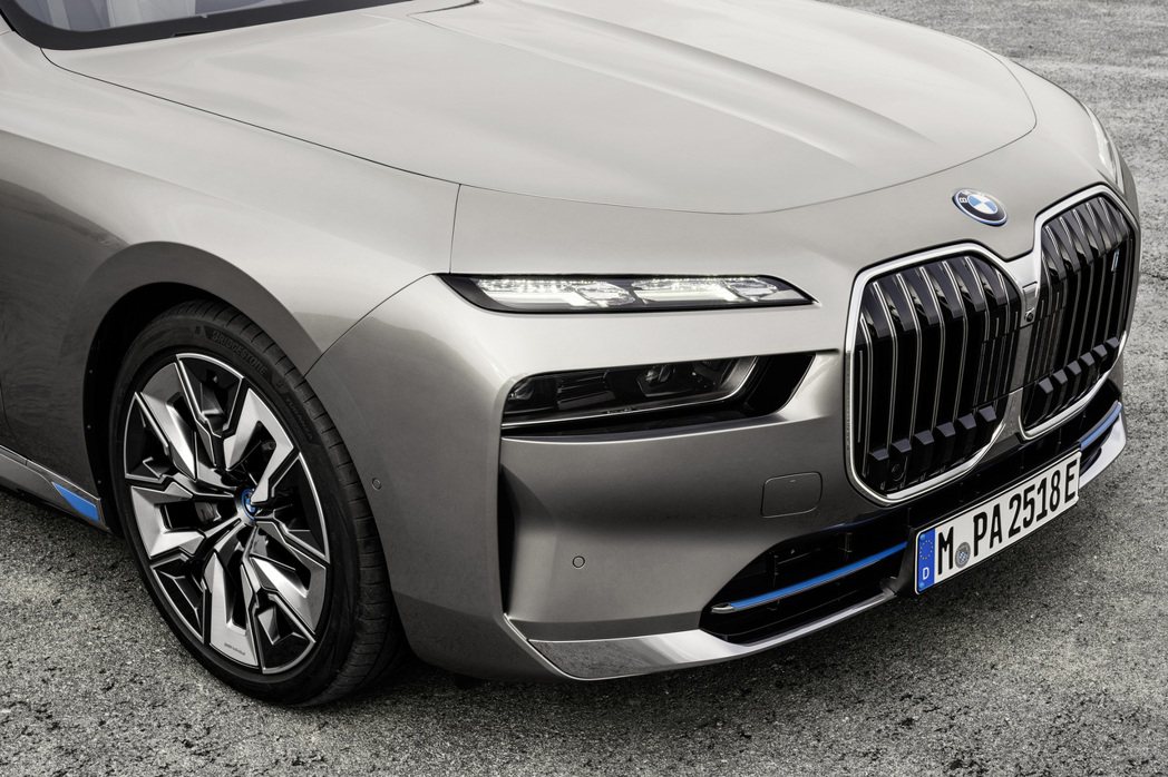 全新BMW G70 i7 xDrive60採雙馬達設定，最大馬力可輸出544hp...