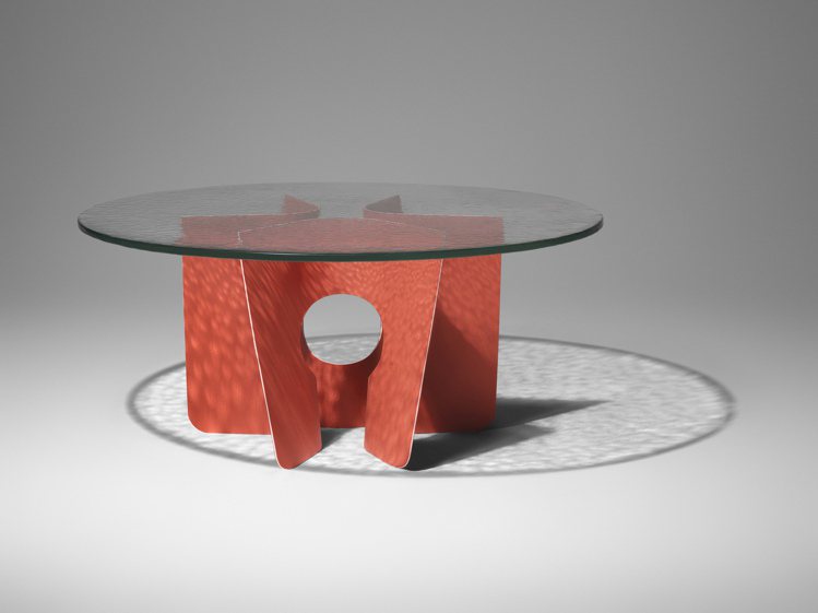 Raw Edges創作的宇宙圓桌，透過簡單的平面創造出複雜的形狀。圖／LV提供