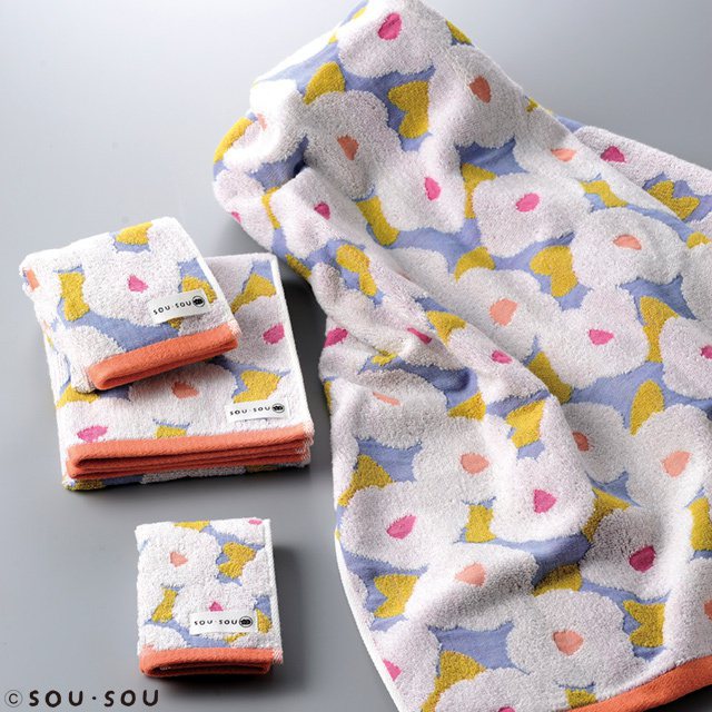 日本丸真毛巾與SOU．SOU聯名，推出長巾、披毯、手帕等。圖／誠品提供