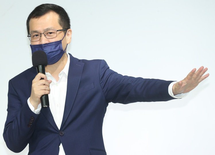 台北市議員羅智強在臉書表示，他已經表明不會脫黨參選，「請問朱主席還要怎樣才叫大器？」本報資料照片