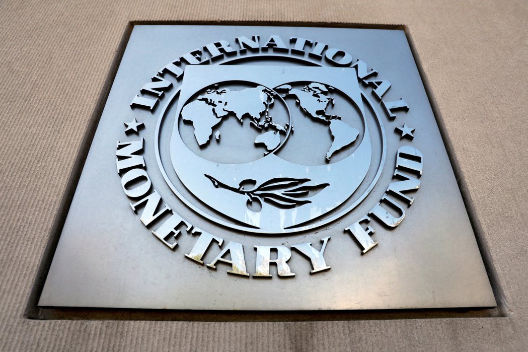 烏克蘭21日在IMF暨世界銀行會議的一場論壇上開出天價重建援助金額。路透