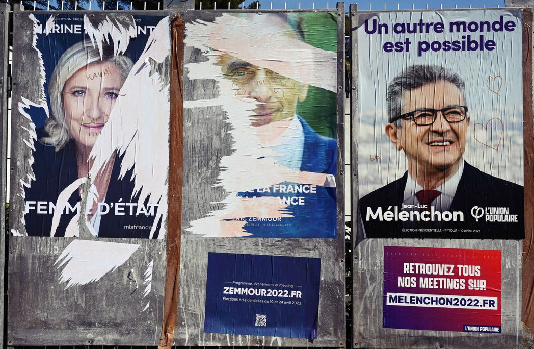 現年70歲的法國政壇老面孔——左翼的梅朗雄（右）——在本次大選中成了造王者的關鍵...